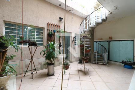 Casa à venda com 420m², 2 quartos e 20 vagasEdícula - Fachada