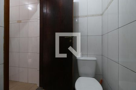 Casa à venda com 420m², 2 quartos e 20 vagasEdícula - Banheiro