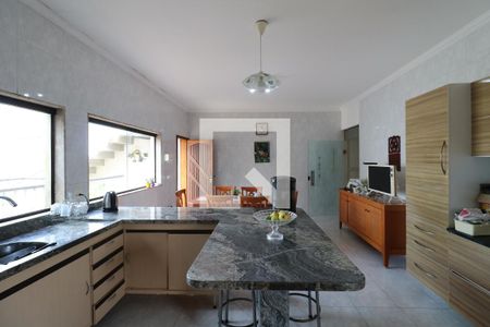 Casa à venda com 420m², 2 quartos e 20 vagasCozinha