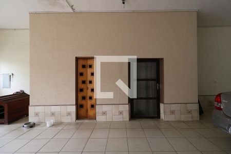 Casa à venda com 420m², 2 quartos e 20 vagasGaragem - Elevador
