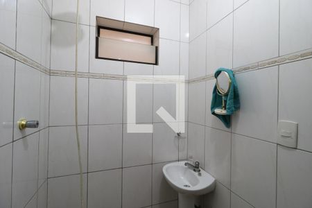 Casa à venda com 420m², 2 quartos e 20 vagasEdícula - Banheiro