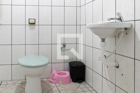 Banheiro de casa para alugar com 1 quarto, 20m² em Conjunto Promorar Sapopemba, São Paulo