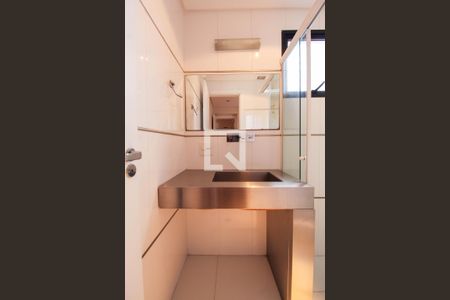 Banheiro da Suíte 1 de apartamento para alugar com 3 quartos, 129m² em Vila Regente Feijó, São Paulo