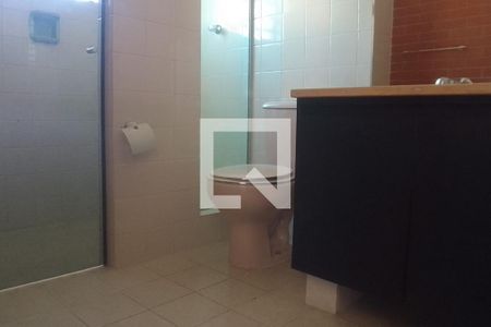 Casa à venda com 512m², 6 quartos e 4 vagas Casa à venda com 512m², 6 quartos e 4 vagasBanheiro Suíte 2