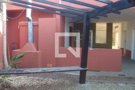 Casa à venda com 512m², 6 quartos e 4 vagas Casa à venda com 512m², 6 quartos e 4 vagasQuintal
