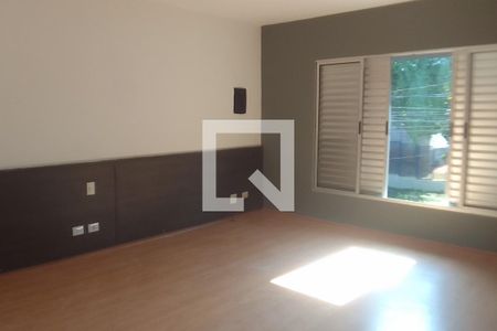 Casa à venda com 512m², 6 quartos e 4 vagas Casa à venda com 512m², 6 quartos e 4 vagasQuarto 1