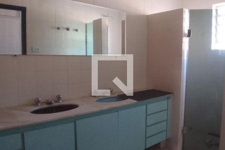 Casa à venda com 512m², 6 quartos e 4 vagas Casa à venda com 512m², 6 quartos e 4 vagasBanheiro Suíte 1