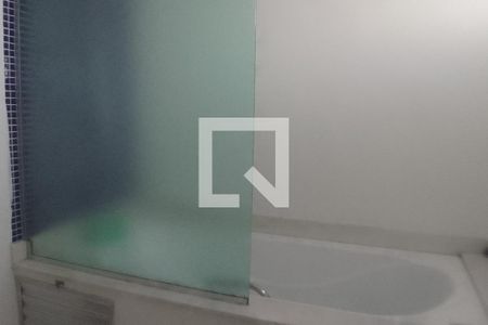 Casa à venda com 512m², 6 quartos e 4 vagas Casa à venda com 512m², 6 quartos e 4 vagasBanheiro Suíte 3