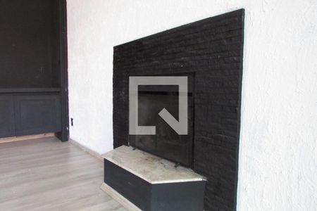 Sala de Lareira de casa à venda com 6 quartos, 512m² em Caxingui, São Paulo