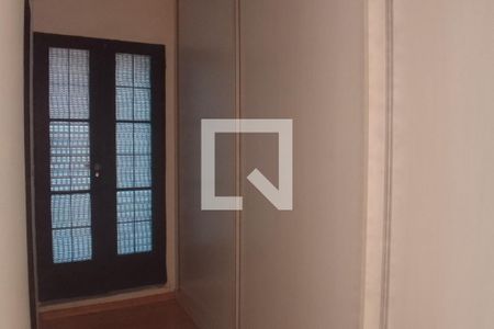 Casa à venda com 512m², 6 quartos e 4 vagas Casa à venda com 512m², 6 quartos e 4 vagasCloset Suíte 3