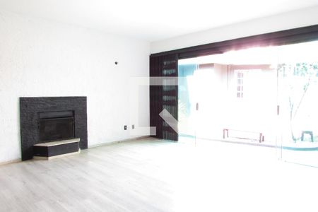 Sala de Lareira de casa à venda com 6 quartos, 512m² em Caxingui, São Paulo