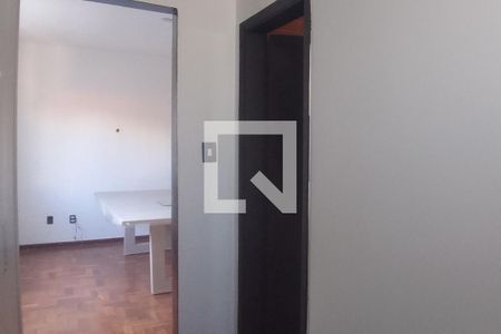 Casa à venda com 512m², 6 quartos e 4 vagas Casa à venda com 512m², 6 quartos e 4 vagasCloset Suíte 1