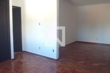 Casa à venda com 512m², 6 quartos e 4 vagas Casa à venda com 512m², 6 quartos e 4 vagasCloset Suíte 2