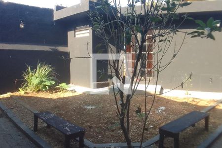 Casa à venda com 512m², 6 quartos e 4 vagas Casa à venda com 512m², 6 quartos e 4 vagasQuintal