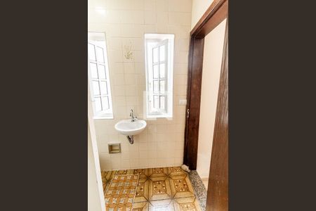 Casa à venda com 143m², 3 quartos e 3 vagasBanheiro 2