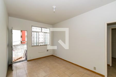 Sala de apartamento para alugar com 1 quarto, 51m² em Braz de Pina, Rio de Janeiro