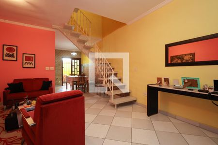 Casa de condomínio à venda com 204m², 3 quartos e 3 vagasSala