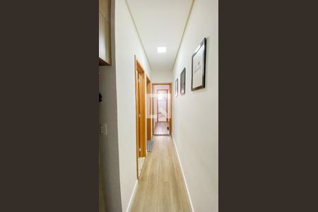 Corredor de apartamento para alugar com 2 quartos, 62m² em Vila Pires, Santo André