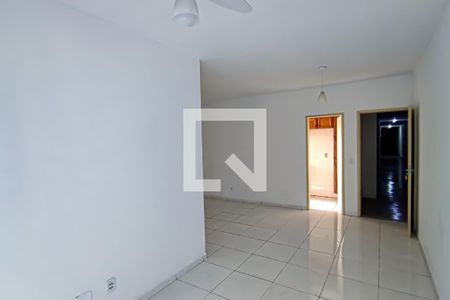 sala de apartamento para alugar com 2 quartos, 75m² em Taquara, Rio de Janeiro