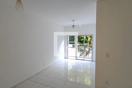 sala de apartamento para alugar com 2 quartos, 75m² em Taquara, Rio de Janeiro
