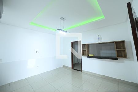Sala de casa para alugar com 2 quartos, 250m² em Vila Finsocial, Goiânia