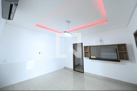 Sala de casa para alugar com 2 quartos, 250m² em Vila Finsocial, Goiânia
