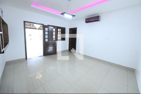 Sala de casa para alugar com 2 quartos, 250m² em Vila Finsocial, Goiânia