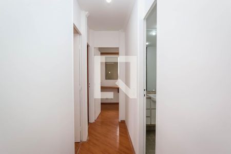 Corredor de apartamento para alugar com 3 quartos, 69m² em Jardim Vazani, São Paulo