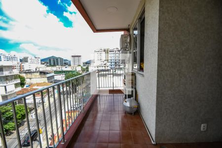 Apartamento à venda com 84m², 3 quartos e 1 vaga Apartamento à venda com 84m², 3 quartos e 1 vagaVaranda