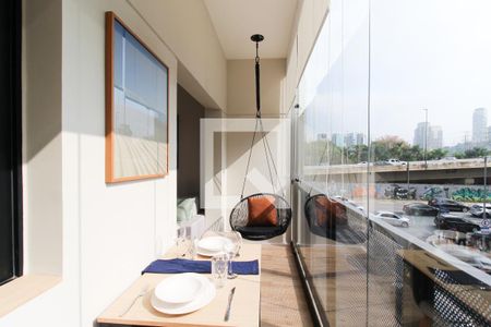 Varanda de kitnet/studio à venda com 1 quarto, 31m² em Vila Olímpia, São Paulo