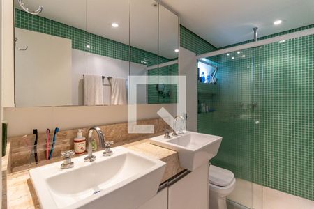 Apartamento à venda com 123m², 2 quartos e 1 vagaSuíte - Banheiro 1