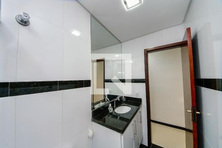 Casa à venda com 128m², 3 quartos e 2 vagas Casa à venda com 128m², 3 quartos e 2 vagasBanheiro