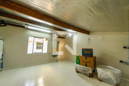 Casa à venda com 128m², 3 quartos e 2 vagas Casa à venda com 128m², 3 quartos e 2 vagasSótão