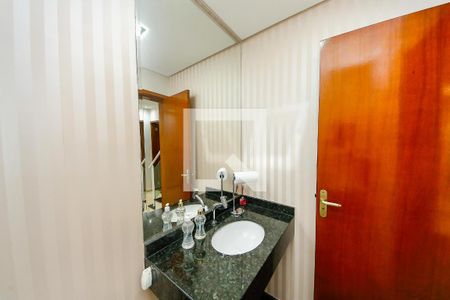 Casa à venda com 128m², 3 quartos e 2 vagas Casa à venda com 128m², 3 quartos e 2 vagasLavabo