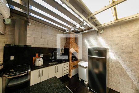 Casa à venda com 128m², 3 quartos e 2 vagas Casa à venda com 128m², 3 quartos e 2 vagasÁrea gourmet/Serviço