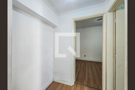 Corredor de apartamento para alugar com 2 quartos, 85m² em Vila Alzira, Guarujá