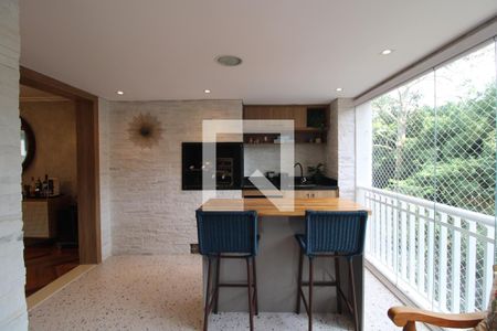 Varanda de apartamento à venda com 3 quartos, 233m² em Jardim Taquaral, São Paulo