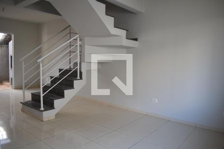 Sala de casa de condomínio para alugar com 4 quartos, 133m² em Boqueirão, Curitiba