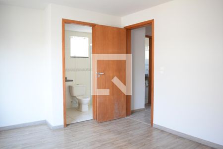 Suíte de casa de condomínio para alugar com 4 quartos, 133m² em Boqueirão, Curitiba