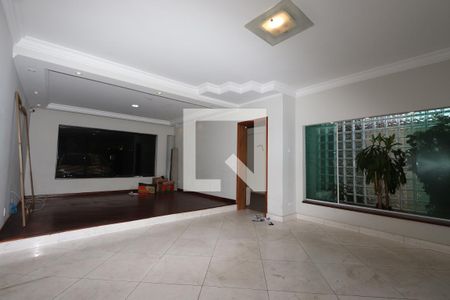 Sala de casa para alugar com 2 quartos, 232m² em Vila Graciosa, São Paulo