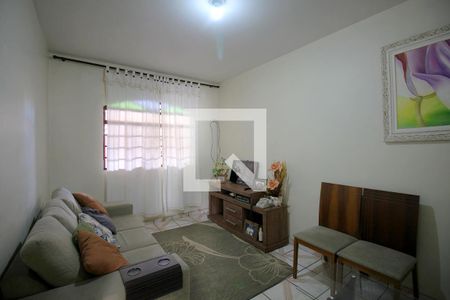 Sala de Estar de casa à venda com 3 quartos, 108m² em Ipiranga, Belo Horizonte