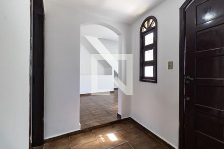 Entrada  de casa para alugar com 2 quartos, 70m² em Vila Brasílio Machado, São Paulo