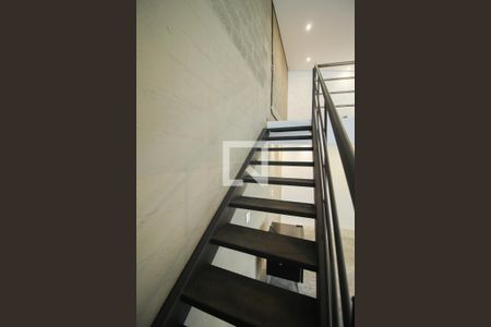 Escada de casa para alugar com 1 quarto, 42m² em Parque da Mooca, São Paulo