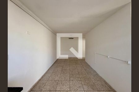 Sala/Cozinha de casa para alugar com 1 quarto, 45m² em Jardim Aeroporto, São Paulo