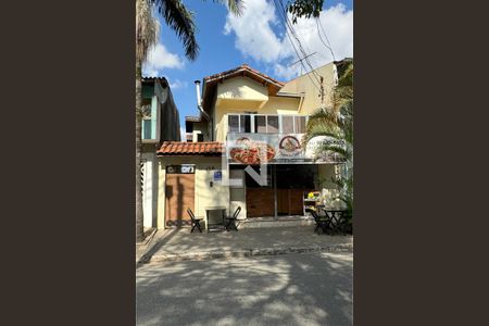 Casa à venda com 180m², 3 quartos e 1 vagaFachada