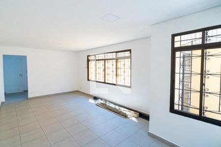 Casa para alugar com 140m², 2 quartos e 2 vagasSala