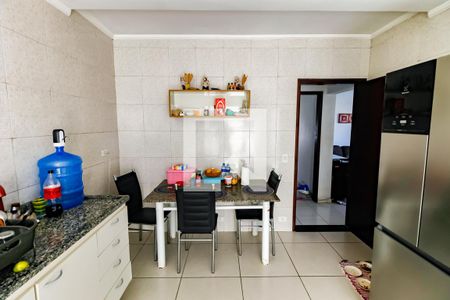 Casa à venda com 310m², 4 quartos e 3 vagasCozinha - Armários