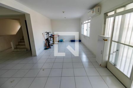 Casa à venda com 310m², 4 quartos e 3 vagasÁrea comum