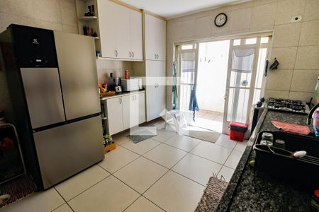 Casa à venda com 310m², 4 quartos e 3 vagasCozinha - Armários