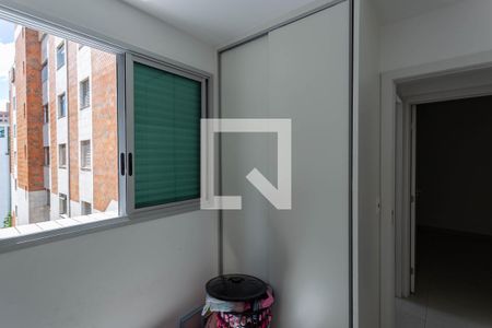 Quarto de apartamento para alugar com 2 quartos, 121m² em Funcionários, Belo Horizonte